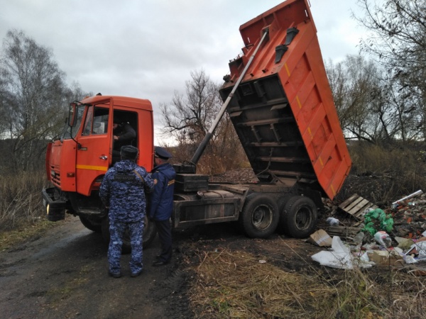 Жителя Зарайска привлекли к ответственности за сброс строительного мусора