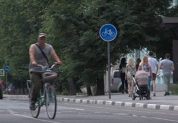 Больше велодорожек, удобных и безопасных, нужно любителям двухколёсного транспорта