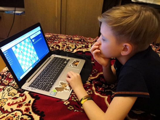 Шахматисты выясняют отношения на виртуальных платформах