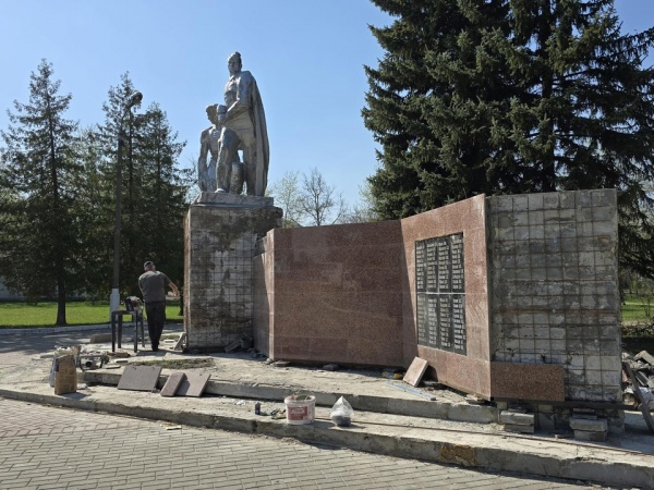 Завершается ремонт мемориала в Щурове