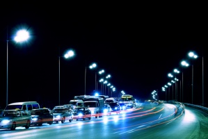 Подмосковные дороги будут освещать 30 тысяч новых светильников