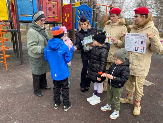 Юнармейцы в Луховицах подключились к проведению акции "Детское кресло"