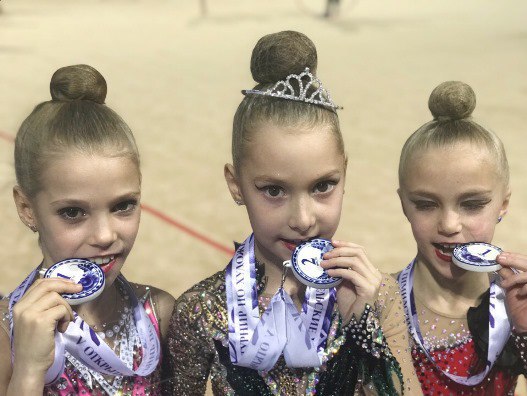 Озерские гимнастки завоевали награды на "Гжельских узорах"