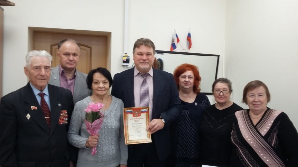 Ветерана ГСГУ поздравили с юбилеем и вручили почетный знак "100 лет ВЛКСМ"