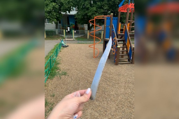 В Коломне на детской площадке двухлетний ребёнок нашёл лезвие от ножа