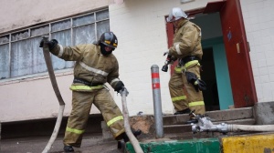 13 человек тушили пожар в Пирочах
