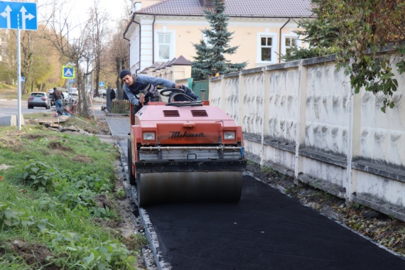 В Егорьевске идёт строительство восьми новых тротуаров
