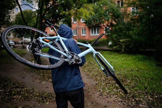 В Коломне украли велосипед и обидели автомобиль