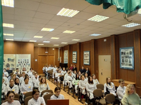 Коломенские медики встретились со студентами медколледжа