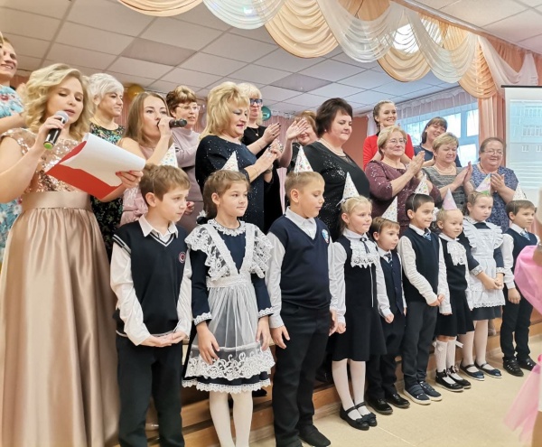 Емельяновская средняя школа отметила 30-летие