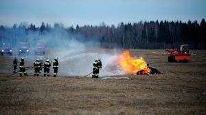 Миллион рублей за брошенную спичку: поджигателям травы напомнили о штрафах