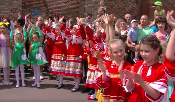 1 июня Коломенский кремль превратился в большой детский городок