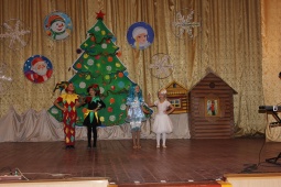 Новогоднюю музыкальную сказку показали в Сосново-Борской ДШИ в среду