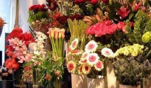 Продавщица цветочного магазина инсценировала ограбление