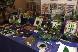 На выставке "Жил-был Луховицкий огурец" представили свыше 160 детских работ