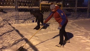 Вчера вечером коломенцы занимались снежным фитнесом