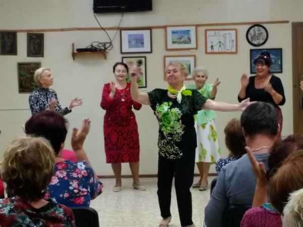 Танцевальный фитнес для пожилых