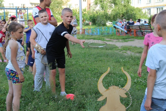 Фестиваль дворовых игр  прошёл в Озёрах