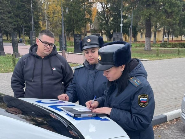 Судебные приставы провели в Озёрах рейд по выявлению неплательщиков