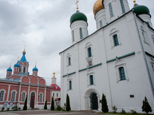 В Старом городе ограничат движение и стоянку автомобилей