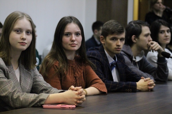 Студенты музколледжа побывали на Коломенском заводе