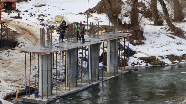 Очередной этап ремонта моста начался в Серебряных Прудах