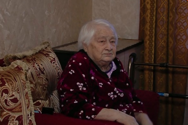 Глава округа поздравил с Новым годом одну из старейших жительниц Коломны