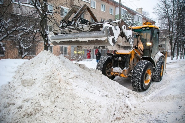 По ряду адресов в Коломне и Озёрах сегодня ведётся уборка снега
