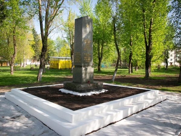 В посёлке Сергиевский приведут в порядок сквер у памятного знака