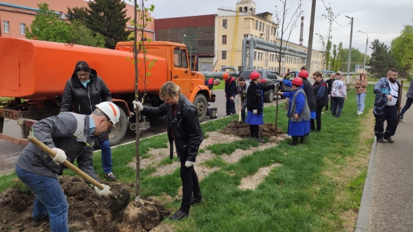 В честь Дня труда на Коломенском заводе провели субботник