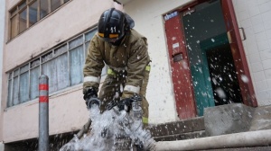12 человек тушили вчера пожар на проспекте Кирова