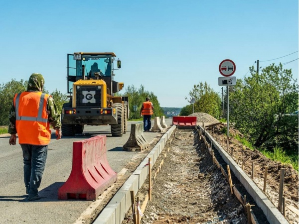 К автобусной остановке "Осёнка" проложат тротуар