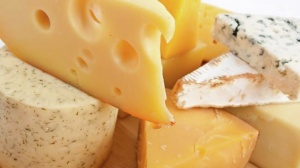 В коломенских магазинах обнаружили запрещенный сыр и фальшивую колбасу