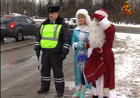 Полицейский Дед Мороз порадовал коломенцев