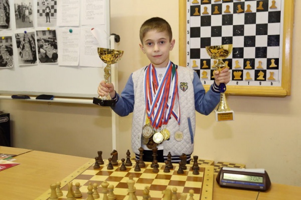 Маленький луховичанин зачислен в школу Олимпийского резерва по шахматам