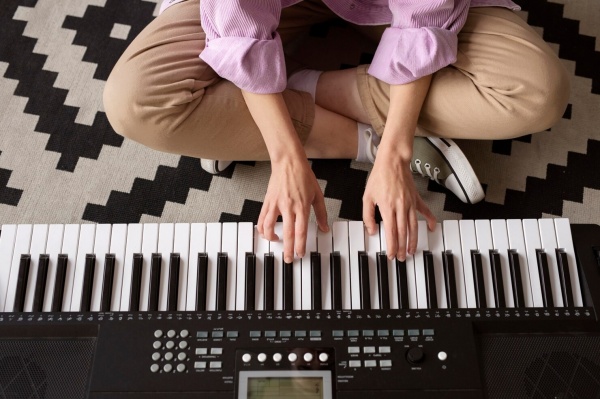 Мир электронных звуков: обучение на синтезаторе с нуля