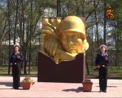 В Музее боевой славы наградили тех, кто помогал восстанавливать мемориал в Дубовой роще