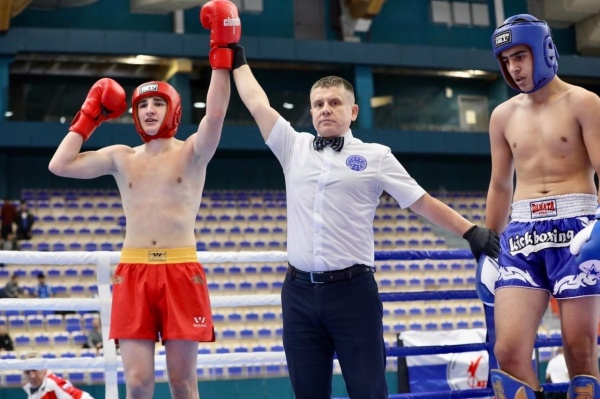 Коломенец стал победителем соревнований по кикбоксингу