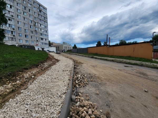 В Коломне на улице Спирина обновляют дороги и тротуары