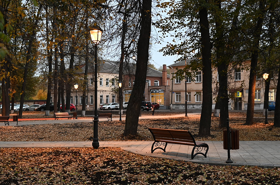 Скверы коломны. Запрудский парк Коломна. Парк Коломенское благоустройство. Парк Запрудный в Коломне фото. Запрудский парк Коломна зимнее фото.