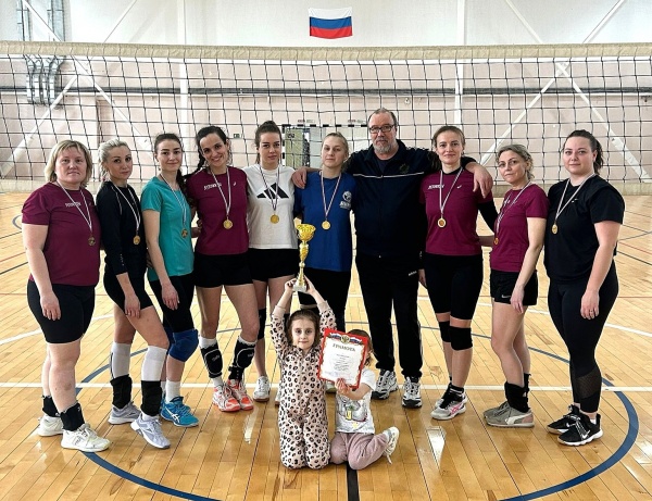 Победителем "Кубка трёх городов" по волейболу стала команда "Луховицы"