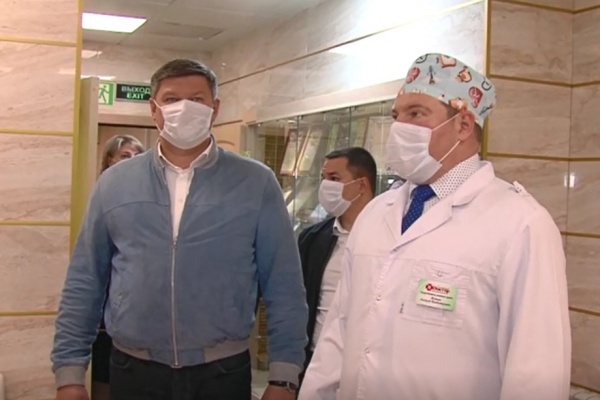 Денис Лебедев посетил с проверкой медцентр "Семейный доктор" и побывал на АЗС