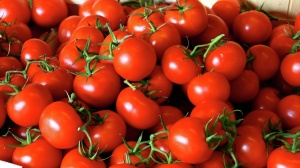 "Я медленно снимаю с себя санкции": турецкие помидоры уже в пути