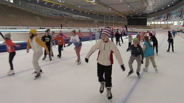 "Комета" приглашает детей заниматься конькобежным спортом