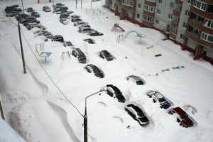 По данным Госадмтехнадзора, из подмосковных дворов не вывозится 80% снега