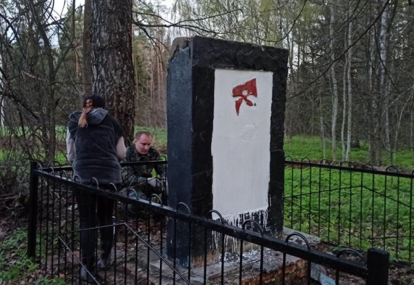 Коломенские мотоциклисты облагородили забытый памятник