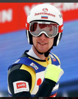 «Золото» чемпионата России по прыжкам на лыжах с трамплина у подмосковного лыжника Евгения Климова