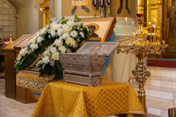 В Успенский собор Коломны прибыл ковчег с частицей мощей святителя Феофана Затворника