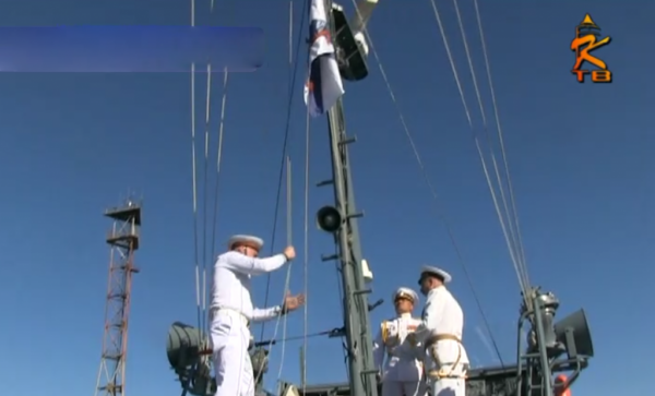 На фрегате «Адмирал Горшков» поднят Андреевский флаг