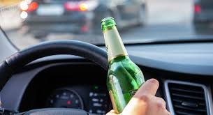 Дорожные полицейские продолжают бороться с пьяными за рулём